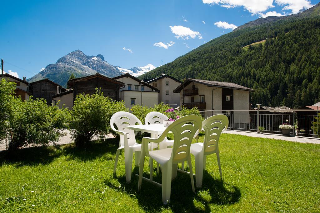 Apartments Orphelja Saas-Grund Exterior photo